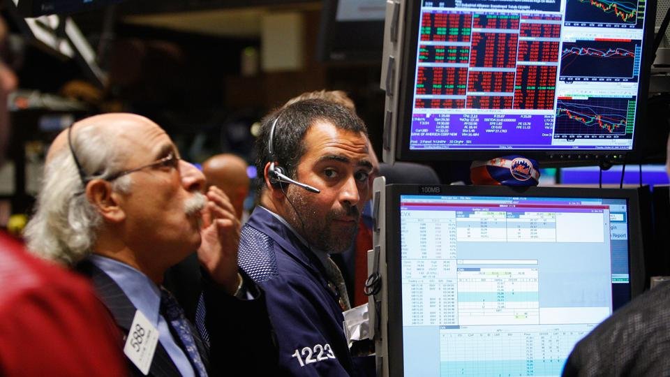 Dow Plunges Despite Fed Buyout Plan for Debt